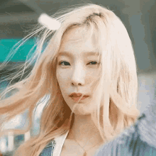 Kim Taeyeon Hair Wave GIF - Kim Taeyeon Hair Wave Messy Hair GIFs