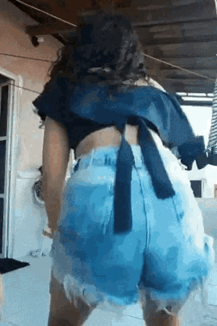 Twerking my lovely ass on camera