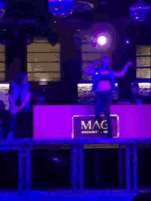 Mac Dancing GIFs | Tenor