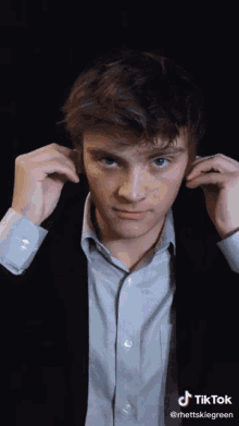 Cool Guy Slick GIF - Cool Guy Slick Trying To Be Cool GIFs