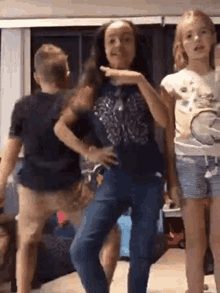 Theres Always That One Person Dancing GIF - Theres Always That One Person Dancing Kids GIFs