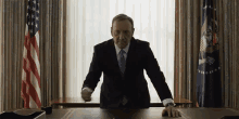Francis Underwood GIF - Kevin Spacey Knock Ring GIFs