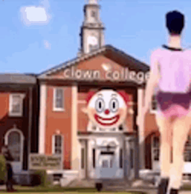 Clown College Walking GIF - Clown College Walking Enter Campus - Discover &  Share GIFs