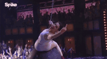 anne hathaway came in like a wrecking ball miley cyrus wrecking ball middle finger