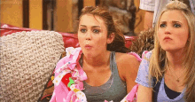 Mileycyrus Emilyosment GIF - Mileycyrus Emilyosment Lillytrescott GIFs