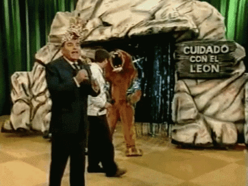 Cuidado Con El León GIF - Sabadogigante Cuidadoconelleon Univision GIFs 
