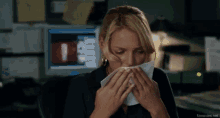 Knocked Up Alison Scott GIF - Knocked Up Alison Scott Wiping Mouth GIFs