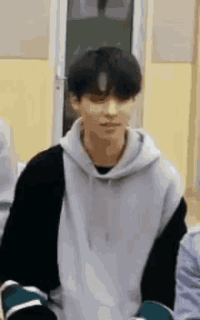 Bex Mixnine Lee GIF - Bex Mixnine Lee Byounggon GIFs
