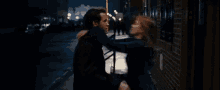 Embrasser GIF - Embrace Ryan Reynolds Hug GIFs