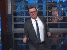 Stephen Colbert Creep Dance GIF - Stephen Colbert Creep Dance Cool Moves GIFs
