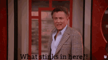 Seinfeld Stinks GIF - Seinfeld Stinks What Stinks In Here GIFs