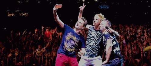 selfie-muse-band.gif