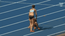 Last Places Help Each Other GIF - Help Good Sportsmanship Last Place GIFs