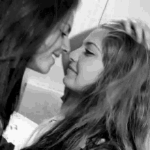 Lesbian Lesbians GIF - Lesbian Lesbians Kiss GIFs