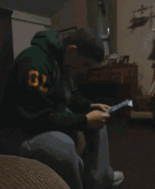Seanie Boy GIF - Seanie Boy Reading GIFs