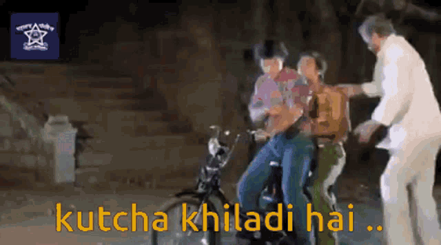 Kutcha Khiladi Andaz Apna Apna GIF - Kutcha Khiladi Andaz Apna Apna Bike GIFs