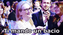 Bacio Ti Mando Un Bacio Saluti Abbracci Meryl Streep GIF - Kiss I Send You A Kiss Greetings GIFs