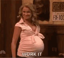 pregnant amy poehler work it dance smile pregnant amy poehler work it dance smile