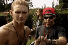 Layne Staley Alice In Chains GIF - Layne Staley Alice In Chains Mike Starr GIFs