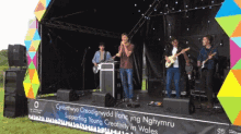 Wigwam Band GIF - Wigwam Band Cymraeg GIFs