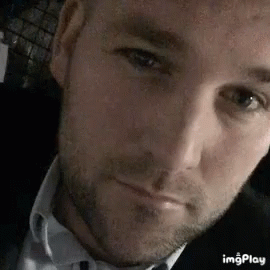 wink-sexy-guy.gif