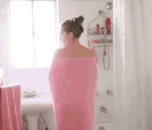 Shower Time Pose GIF - Shower Time Pose Smile GIFs