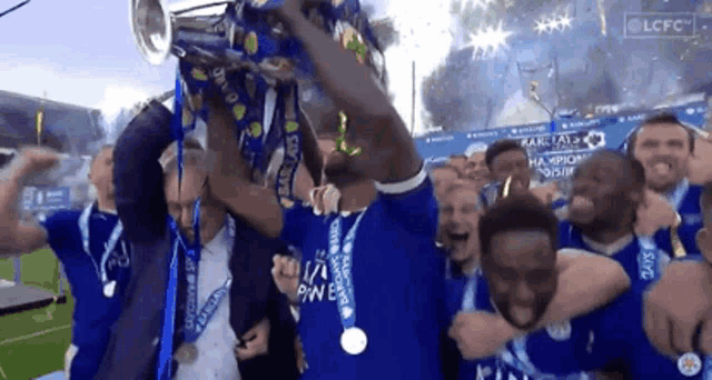 Leicester City Trophy GIF - Leicester City Trophy Win GIFs