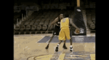 Kobe Bryant Shaquille O Neal GIF - Kobe Bryant Shaquille O Neal Basketball Player GIFs