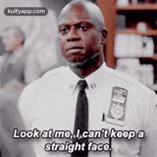 Look At Mo, I Can'T Koop Astraight Face..Gif GIF - Look At Mo I Can'T Koop Astraight Face. B99 GIFs