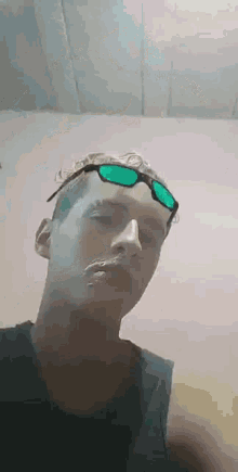 boy selfie sunglasses zoom in
