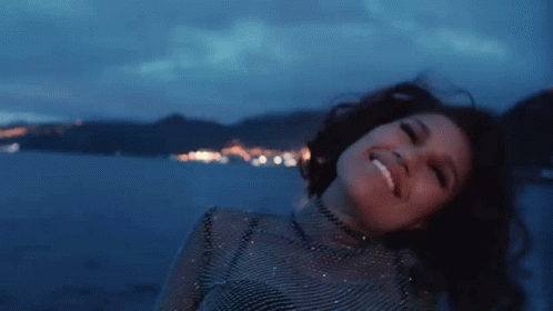 Песни нт. Raye regardless. Raye feat. Rudimental regardless. Райе певица гиф ИЗИКЛИПА. Raye regardless клип