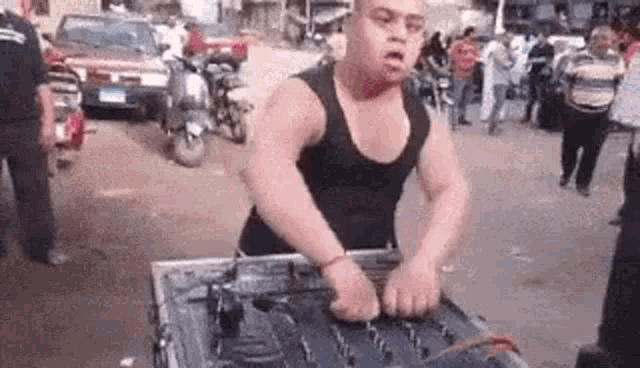 Todos a TRABAJAR ALEGRES con el Wuhan mix con CHINITAS BAILANDO!