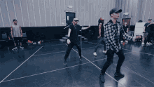 Dancing Rehearsal Justin Bieber GIF - Dancing Rehearsal Justin Bieber Company GIFs