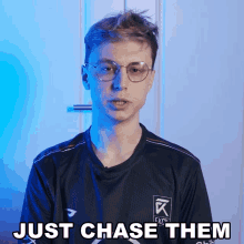 Just Chase Them Marc Robert Lamont GIF - Just Chase Them Marc Robert Lamont Caedrel GIFs