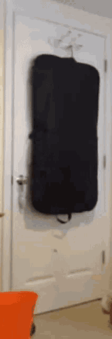 rossnub rosszt rosszerotwo roozy roni opening the door
