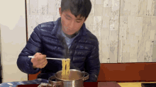 뚜렛 Noodles GIF - 뚜렛 Noodles Chopstick GIFs