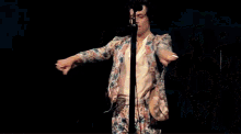 Harry Styles Live GIF - Harry Styles Live Dance GIFs