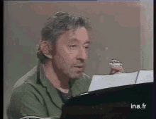 Serge Gainsbourg GIF - Serge Gainsbourg Fumer Smoke GIFs