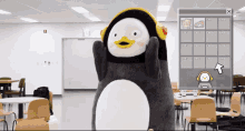 Pengsoo Snacks GIF - Pengsoo Snacks Penguin GIFs
