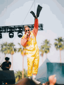 On Stage Wave GIF - On Stage Wave Rapper GIFs
