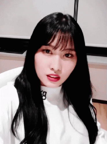 Confused Twice GIF - Confused Twice Momo - Discover & Share GIFs
