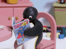 Pingu Reading GIF - Pingu Reading Happy GIFs