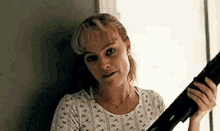 Gun Margot Robbie GIF - Gun Margot Robbie I Tonya GIFs
