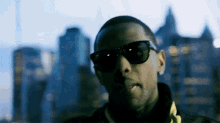 Pointing Up Fabolous GIF - Pointing Up Fabolous Yall Dont Hear Me Tho Song GIFs