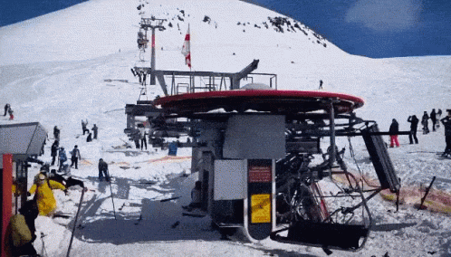 wyciąg narciarski Ski-lift-ski-lift-fall