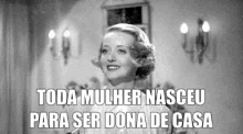 Toda Mulher Nasceu Para Ser Dona De Casa, Rindo, Ironia GIF - Woman Laughing Housewife GIFs