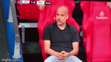 Pep Guadiola Talking To Nobody Pep Aired GIF - Pep Guadiola Talking To Nobody Pep Aired Pep Crazy GIFs