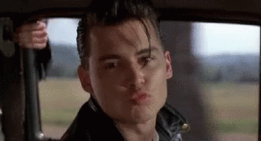 johnny-depp-kiss.gif