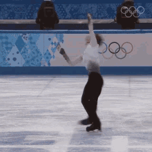 Finishing Spin Mens Figure Skating GIF - Finishing Spin Mens Figure Skating Yuzuru Hanyu GIFs