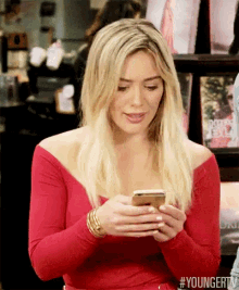 texting scrolling hilary duff younger tv